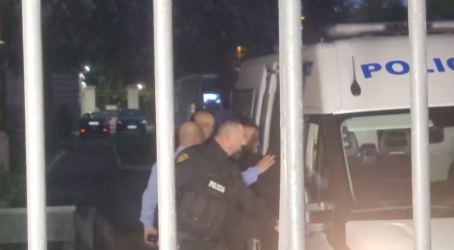 Përfundon pas 7 orësh seanca për Erion Veliajn, Gjykata Kushtetuese tërhiqet për vendim! Ish-kryebashkiaku rikthehet në burg