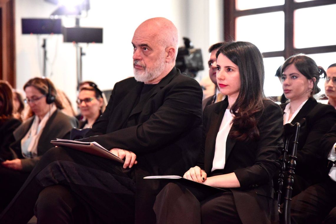 Qeveria drejt legalizimit të lobimit, por kontratat e pagesave i mban sekret