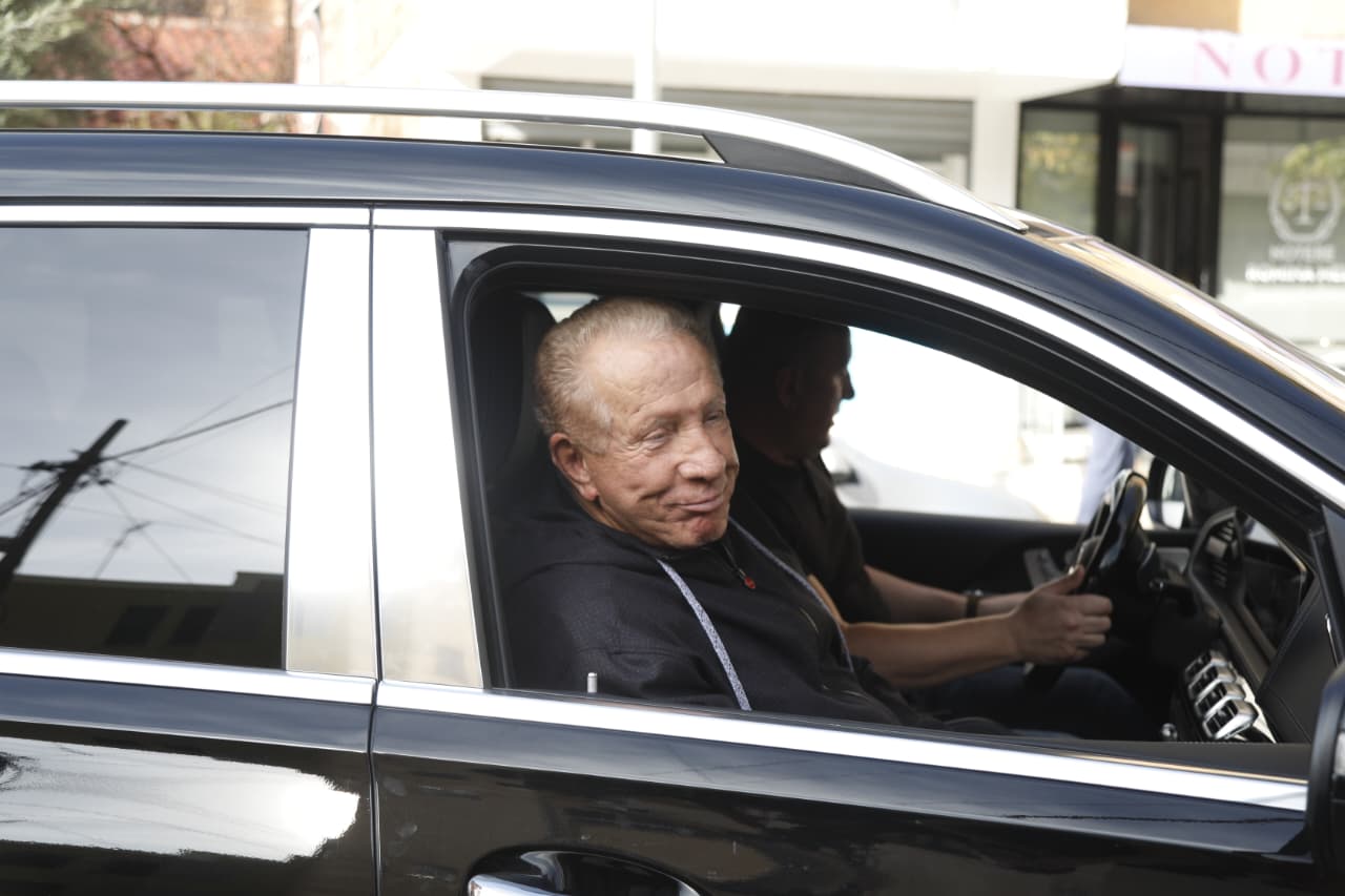 Hetimet për aeroportin e Vlorës, Behgjet Pacolli del pas 3 orësh nga Prokuroria e Tiranës: E kam lënë në duart e drejtësisë