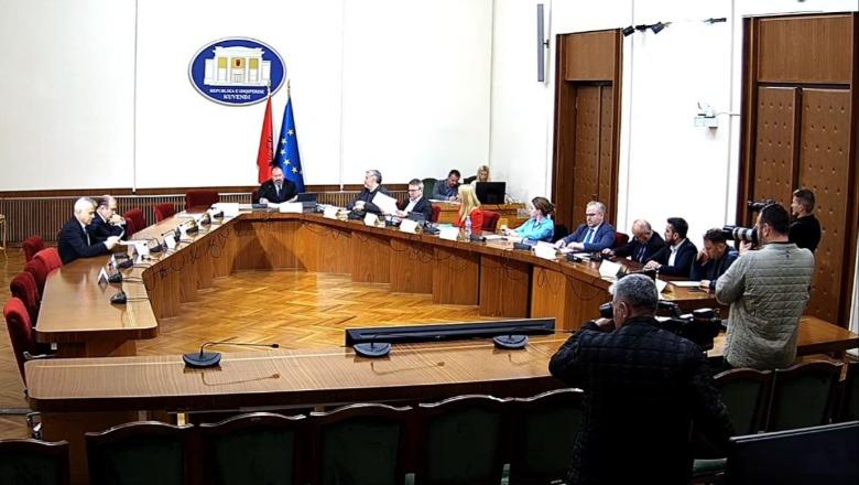 Nis punën Komisioni i Reformës Territoriale! Mungon PD, por në mbledhje shkojnë dy aleatët