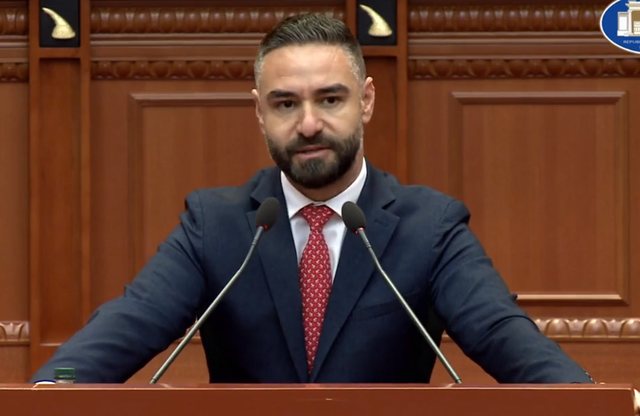 Deputetit të PD i del emri në dosjen “Balluku”, zv.kryeministrja mesazh Berberit: Do të marrë Arbër Agalliu…