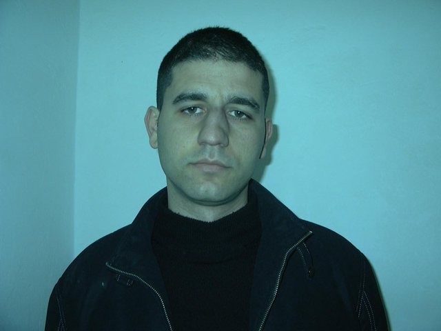 “Ngjarja 50 metra nga komisariati”/ Vrasja e Gilmando Danit, gazetarja: Policia është shkretuar, godisnin xhamin me shkelm