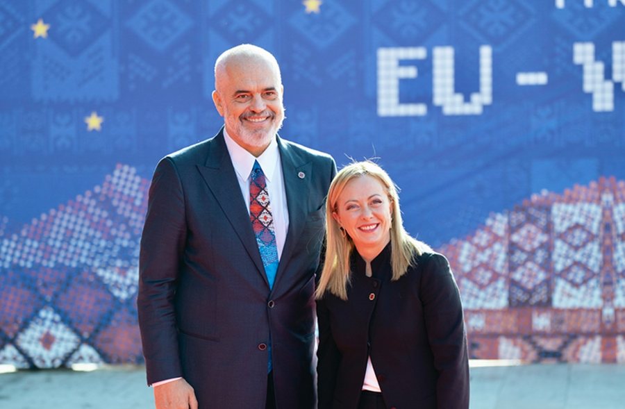 Nesër mbledhja e përbashkët Shqipëri-Itali, Rama merr me vete 10 ministra (Agjenda)