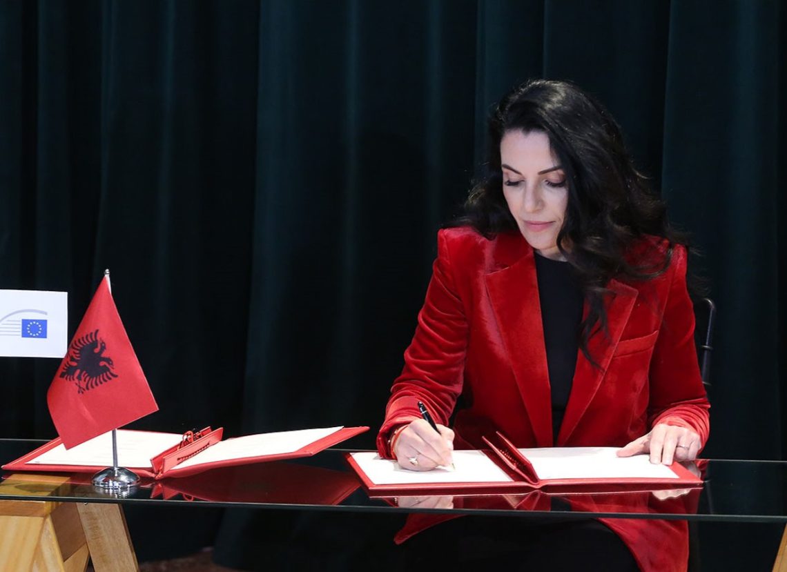 BIRN: Si e paracaktoi Balluku fituesin e tenderit të tunelit të Llogarasë