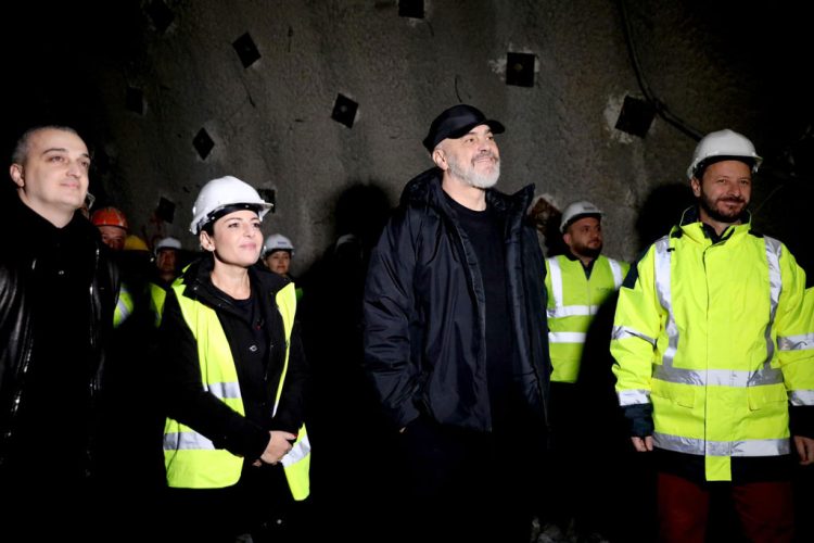 Tuneli i Llogarasë, BIRN: Nga tenderat e manipuluar te pikëpyetjet mbi cilësinë e ndërtimit