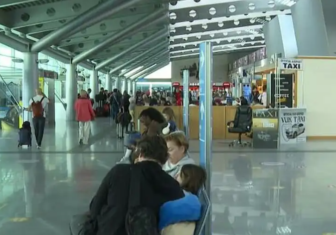 Mali i Zi ashpërson politikën ndaj të huajve