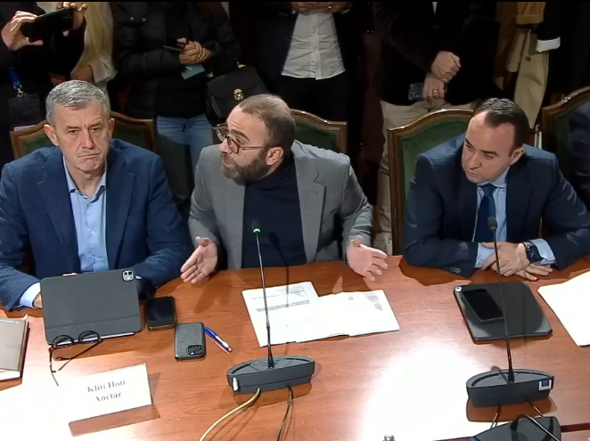 Belinda Balluku i shmanget përballjes me opozitën, nuk shkon në komision për projektbuxhetin 2026