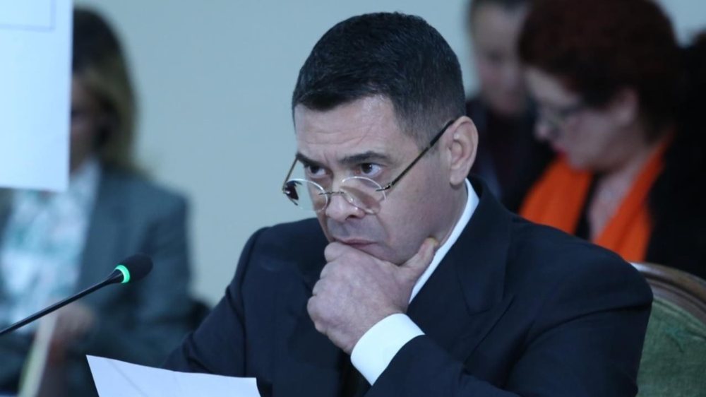 Nga arratia, Arben Ahmetaj padit Qeverinë në Strasburg