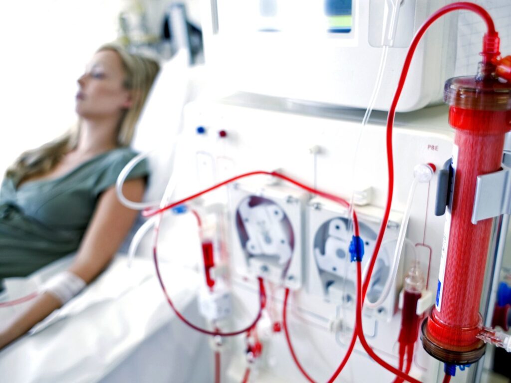 Kontratat PPP të sterilizimit dhe dializës përfundojnë më 2026, rriten fondet për laboratorin