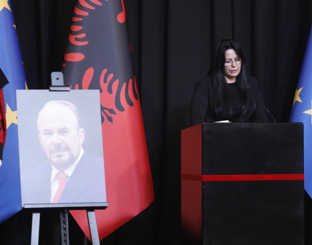 Shqipëria i jep sot lamtumirën Fatos Nanos, bashkëshortja me lot në sy: Sot dita më e errët e jetës